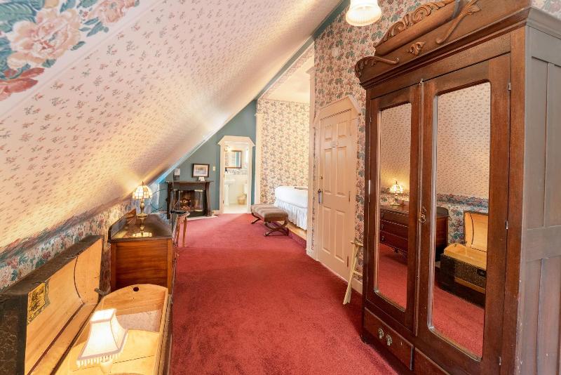 Yelton Manor Bed & Breakfast image