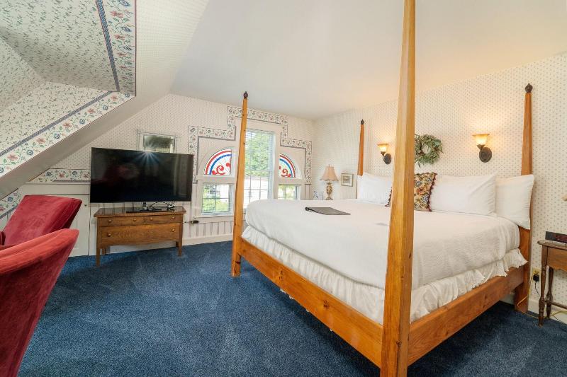 Yelton Manor Bed & Breakfast image
