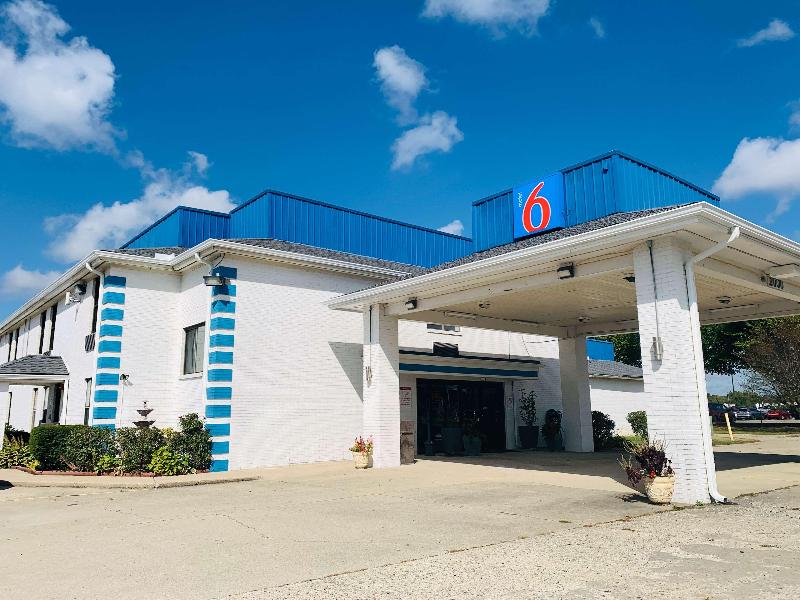 Motel 6 Franklin, Oh image