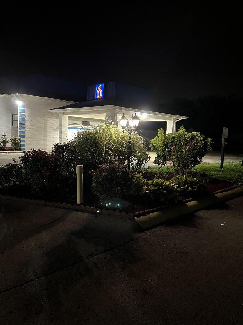 Motel 6 Franklin, Oh image