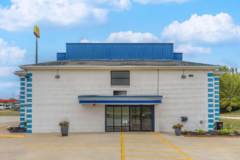 Motel 6 Franklin, Oh image