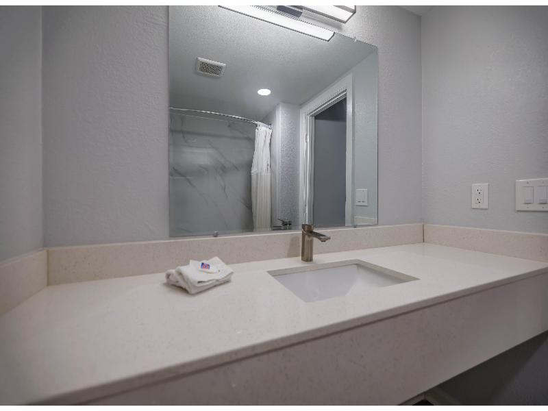 Motel 6 Franklin, Oh image