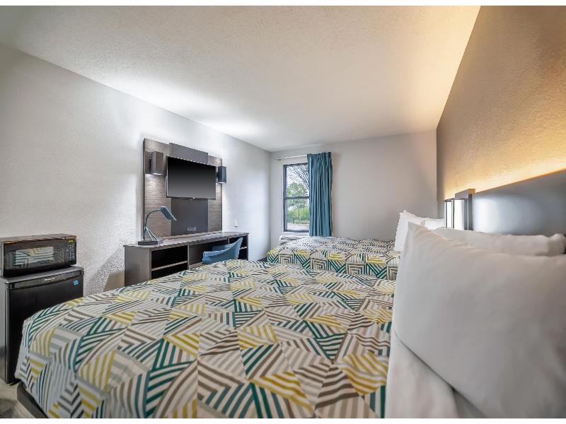 Motel 6 Franklin, Oh image