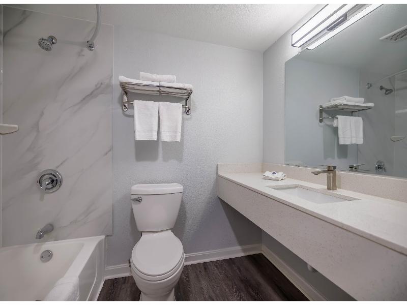 Motel 6 Franklin, Oh image