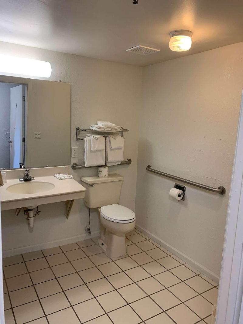 Motel 6 Franklin, Oh image