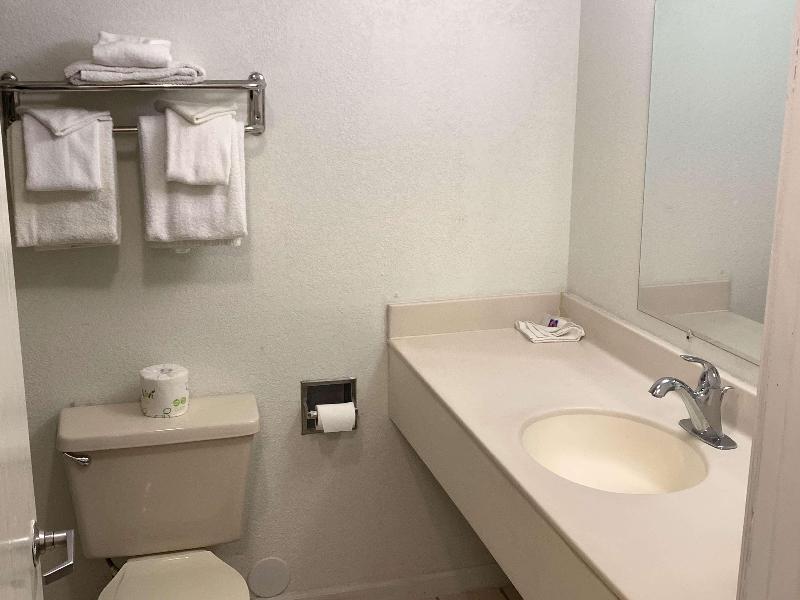 Motel 6 Franklin, Oh image