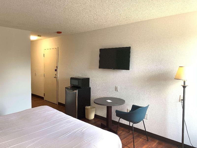 Motel 6 Franklin, Oh image