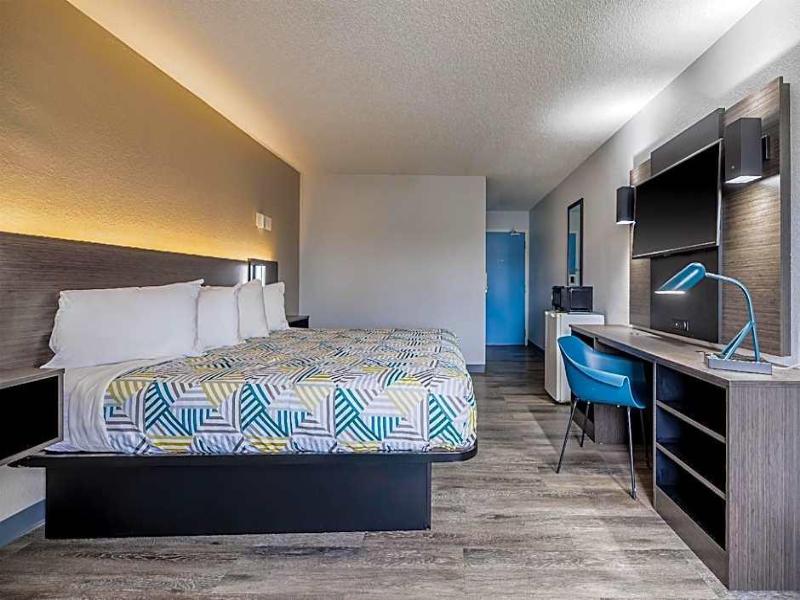 Motel 6 Franklin, Oh image