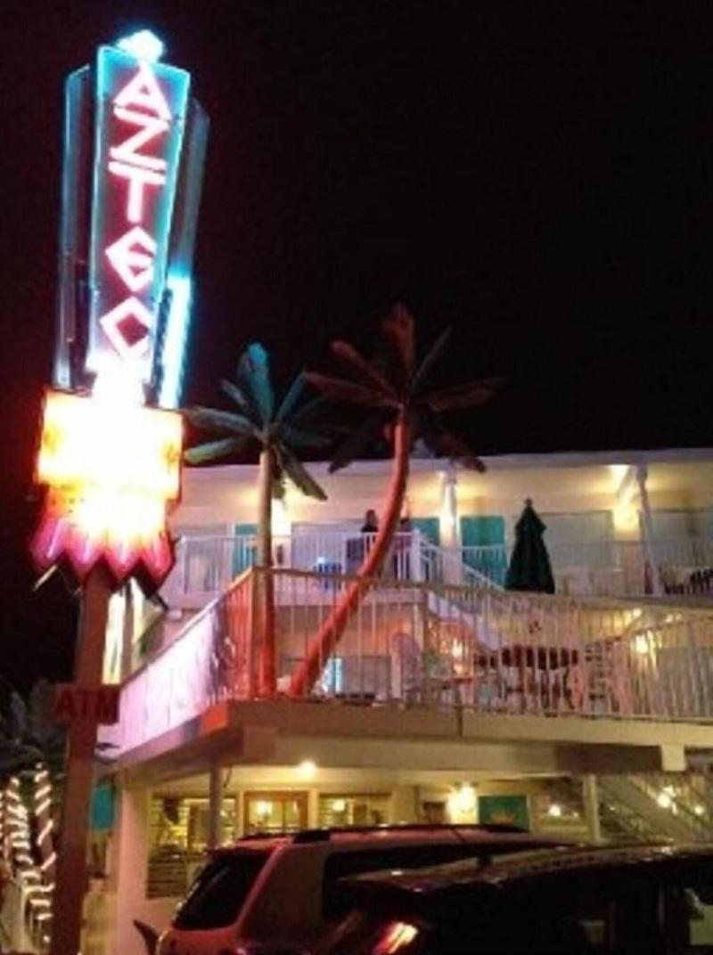 Aztec Motel — general view