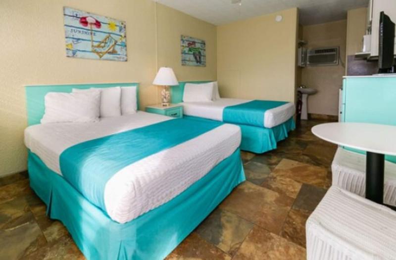 Aztec Motel image