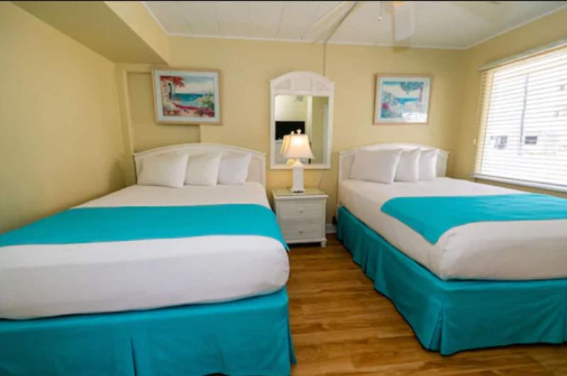 Aztec Motel image