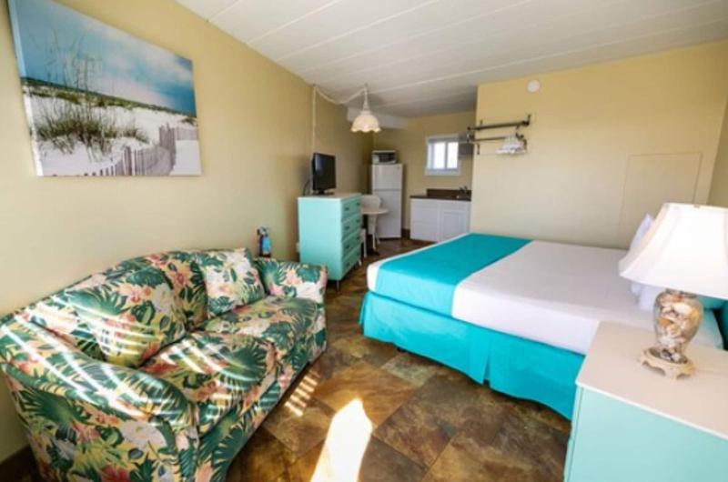 Aztec Motel image