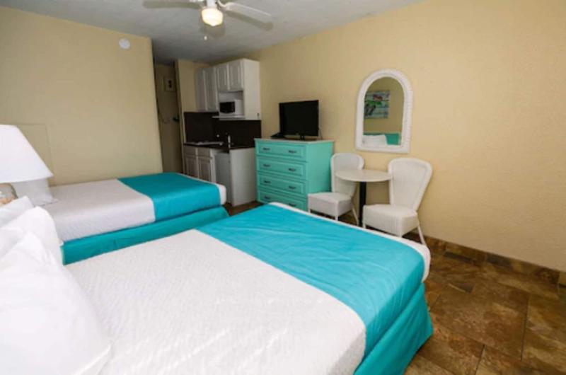 Aztec Motel image