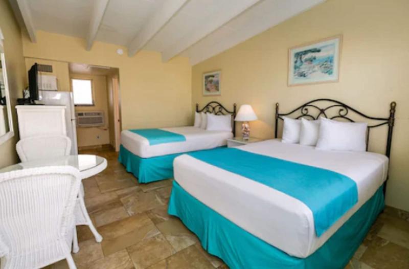 Aztec Motel image