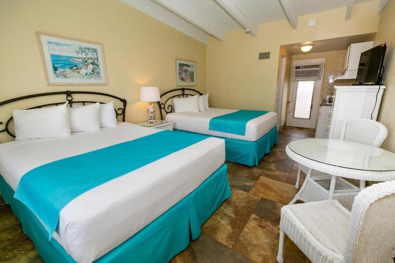 Aztec Motel image