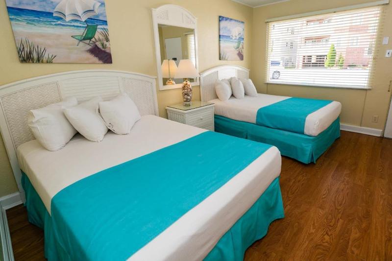 Aztec Motel image