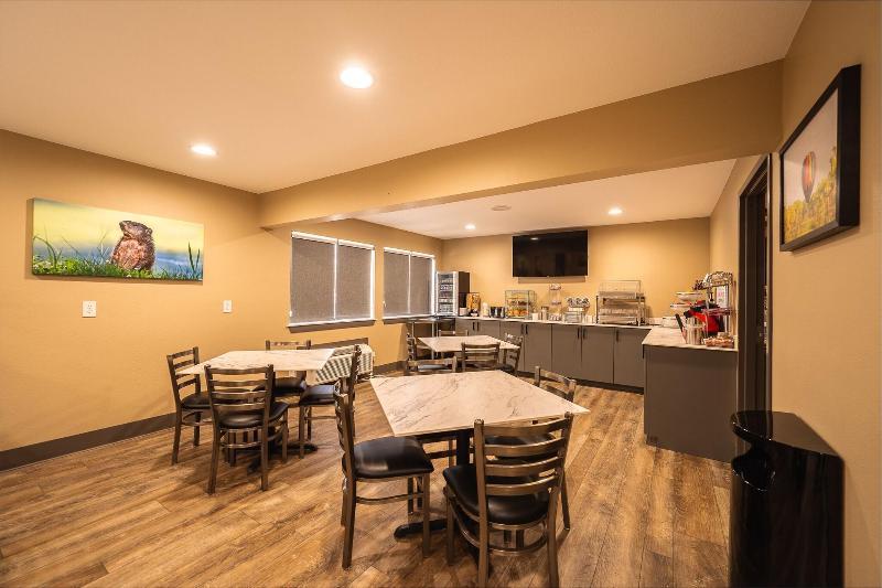 Cobblestone Inn & Suites - Trenton image 6