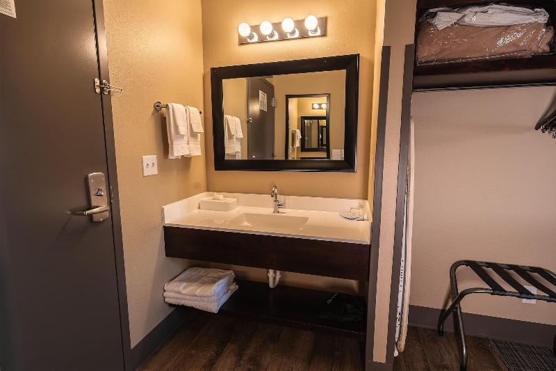 Cobblestone Inn & Suites - Trenton image
