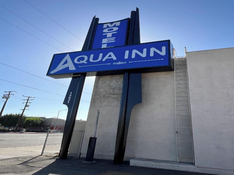 Aqua Inn Motel image