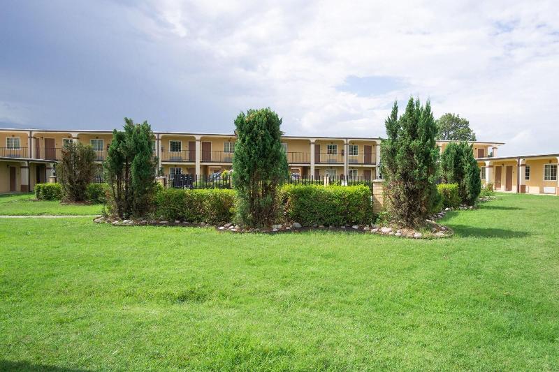 Woodridge Inn and Suites image