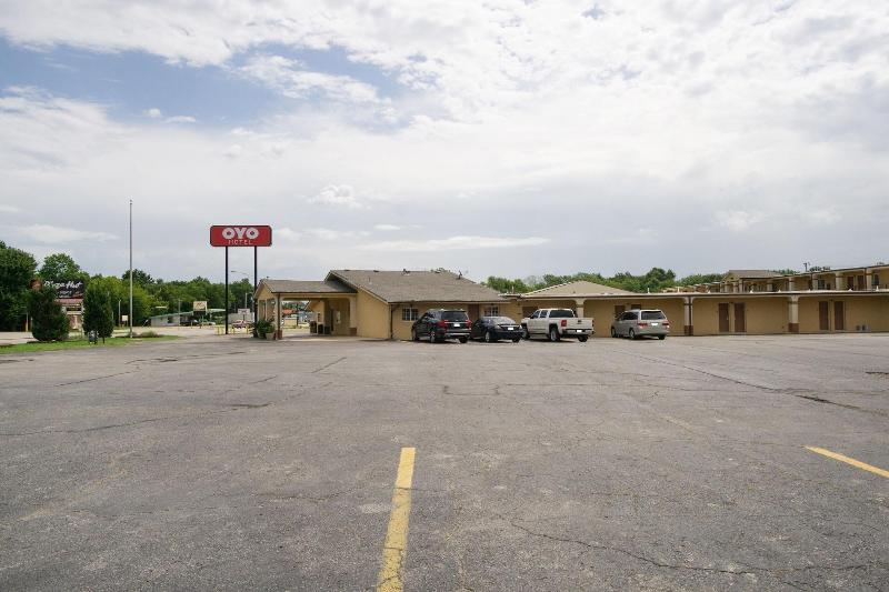 Woodridge Inn and Suites image
