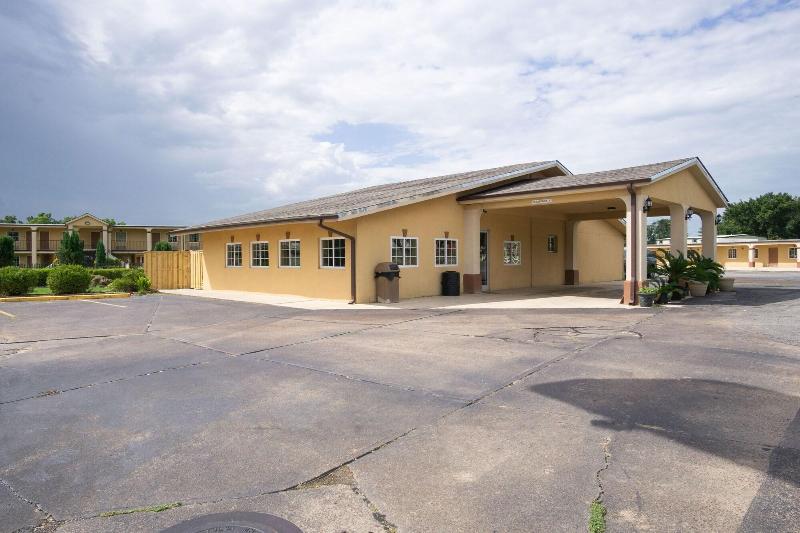 Woodridge Inn and Suites image