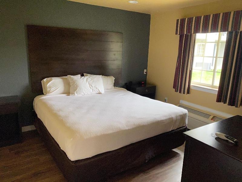 Woodridge Inn and Suites image
