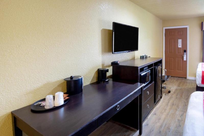 Woodridge Inn and Suites image
