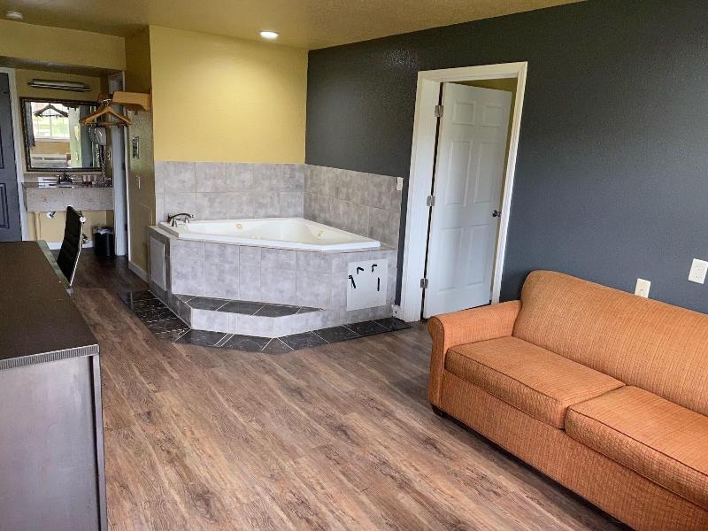 Woodridge Inn and Suites image