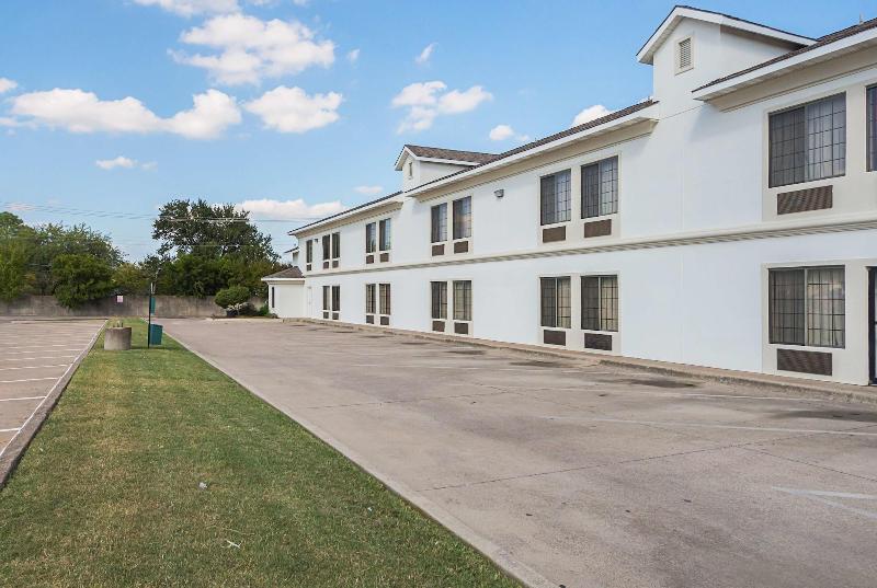 Motel 6 Dallas - Irving DFW Airport South