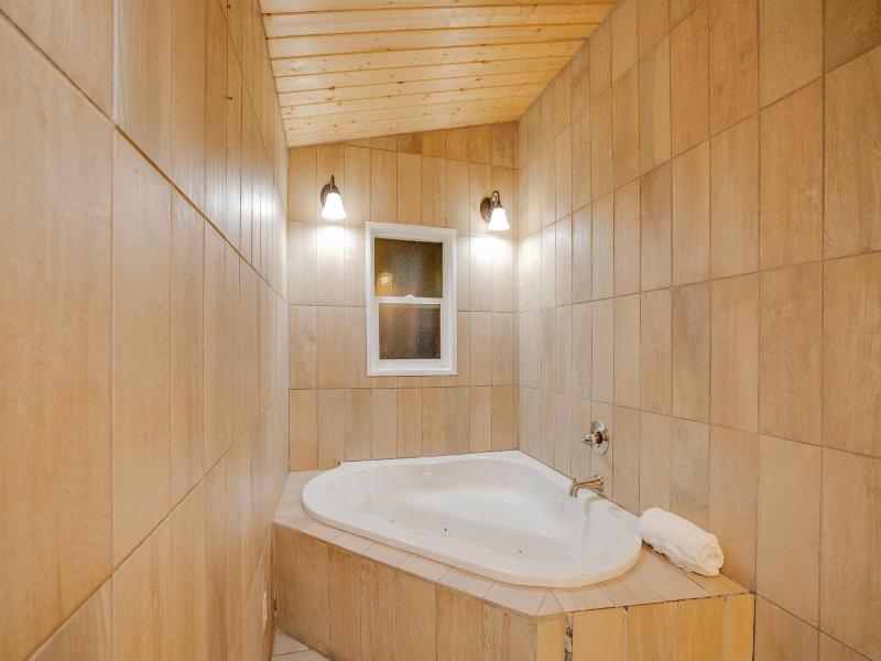 Arrowhead Tree Top Lodge image