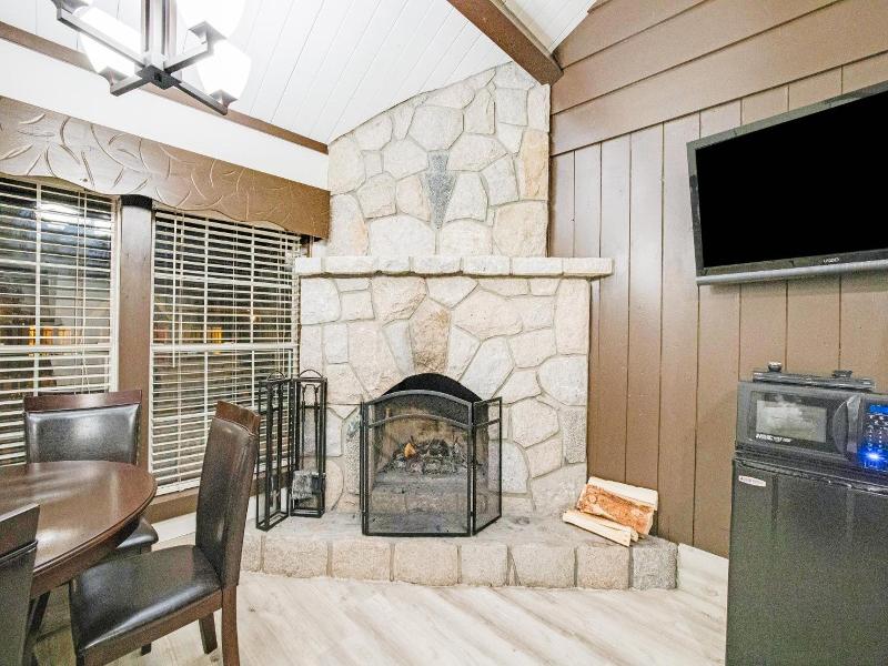 Arrowhead Tree Top Lodge image