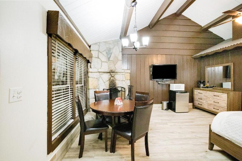 Arrowhead Tree Top Lodge image