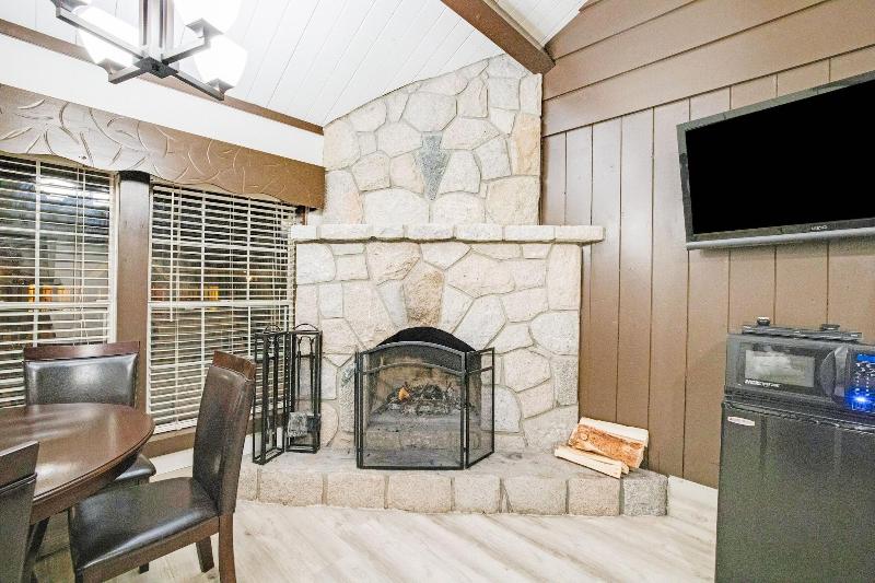 Arrowhead Tree Top Lodge image