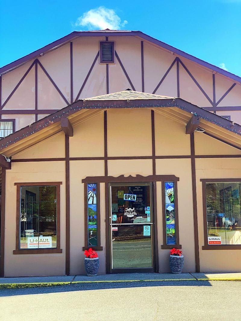 Packwood Inn image