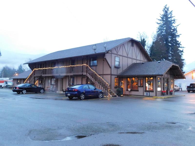 Packwood Inn image