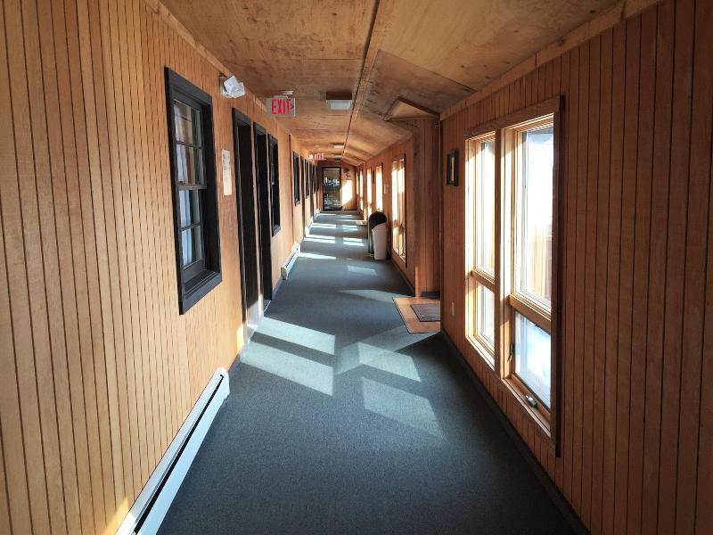 Cedar Motor Inn image