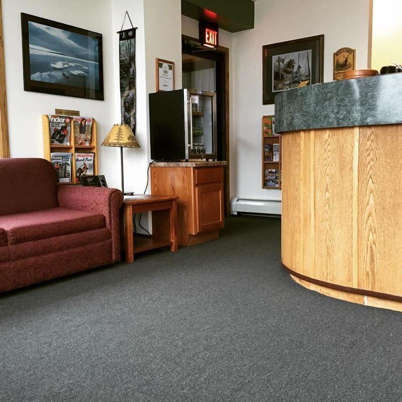Cedar Motor Inn image