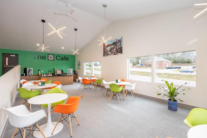 Cedar Motor Inn image