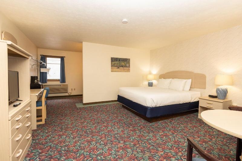 Cedar Motor Inn image