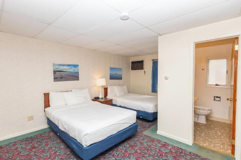 Cedar Motor Inn image