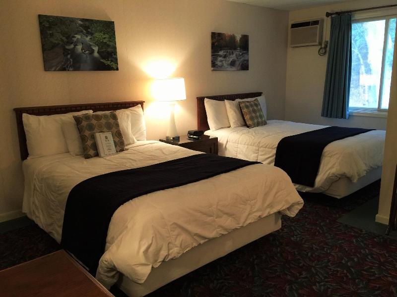 Cedar Motor Inn image