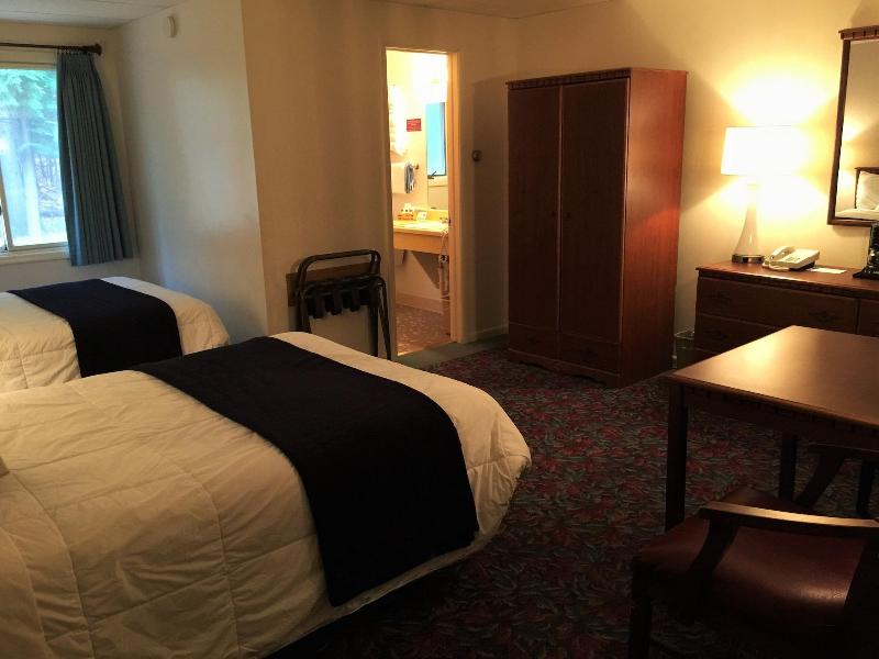 Cedar Motor Inn image