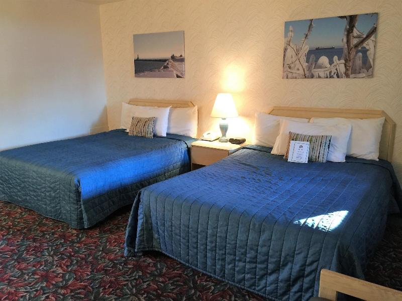 Cedar Motor Inn image