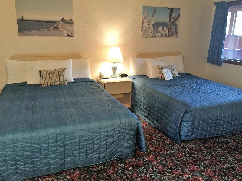 Cedar Motor Inn image