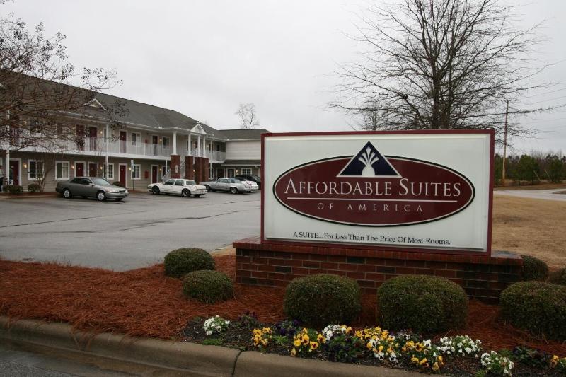 Affordable Suites Wilson — exterior view