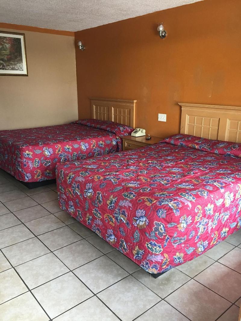 Budget Inn And Suites image