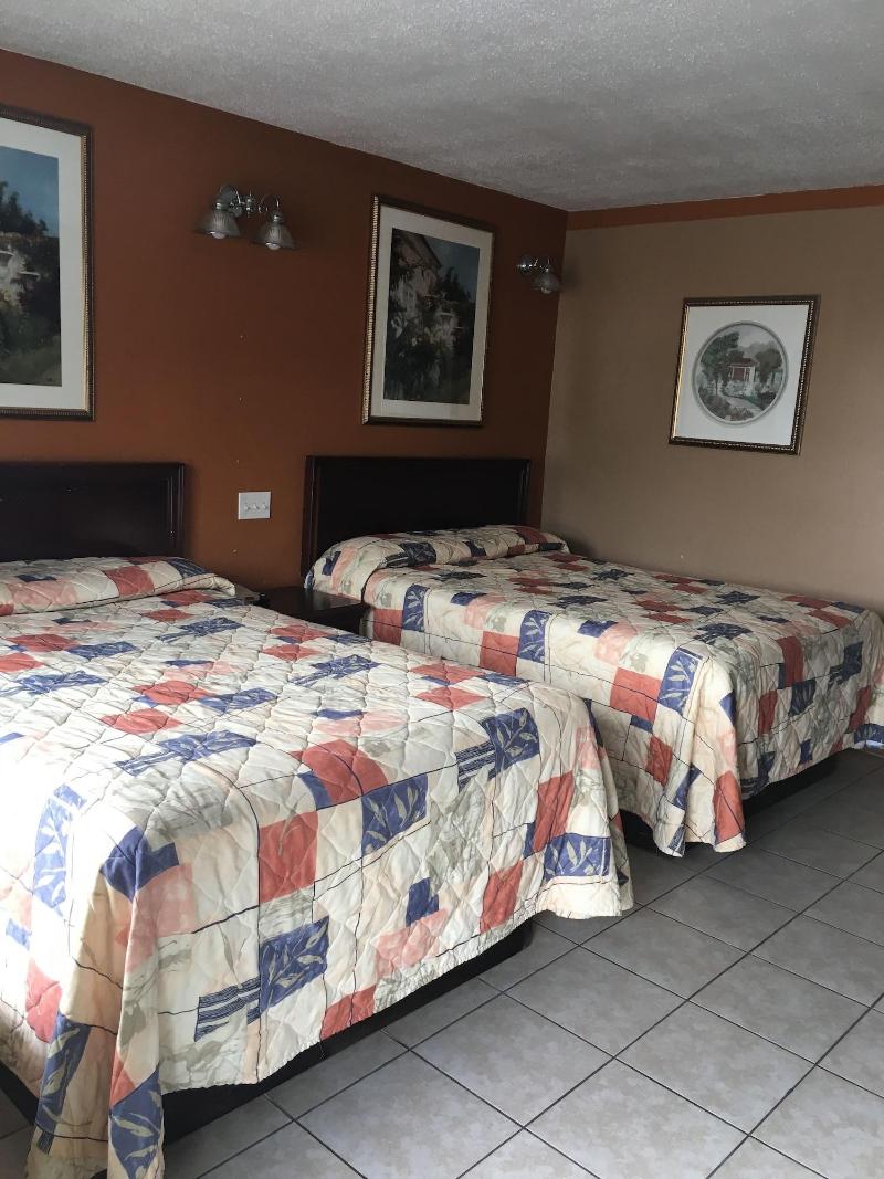 Budget Inn And Suites image