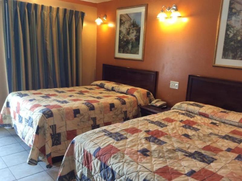 Budget Inn And Suites image