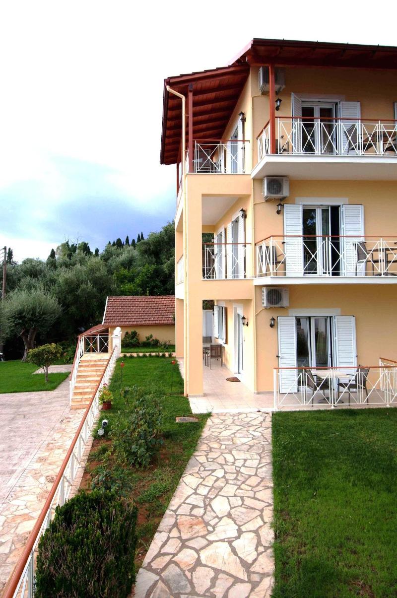 Brentanos Apartments ~ A ~ View of Paradise image